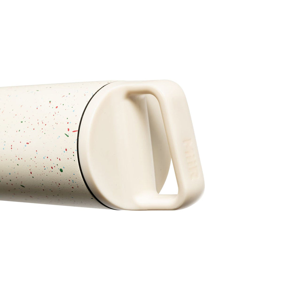wide-mouth-l9 WebPDP-20oz_Wide_Mouth_Bottle_Party__WMB2SV20230_x2Studio_45deg.jpg