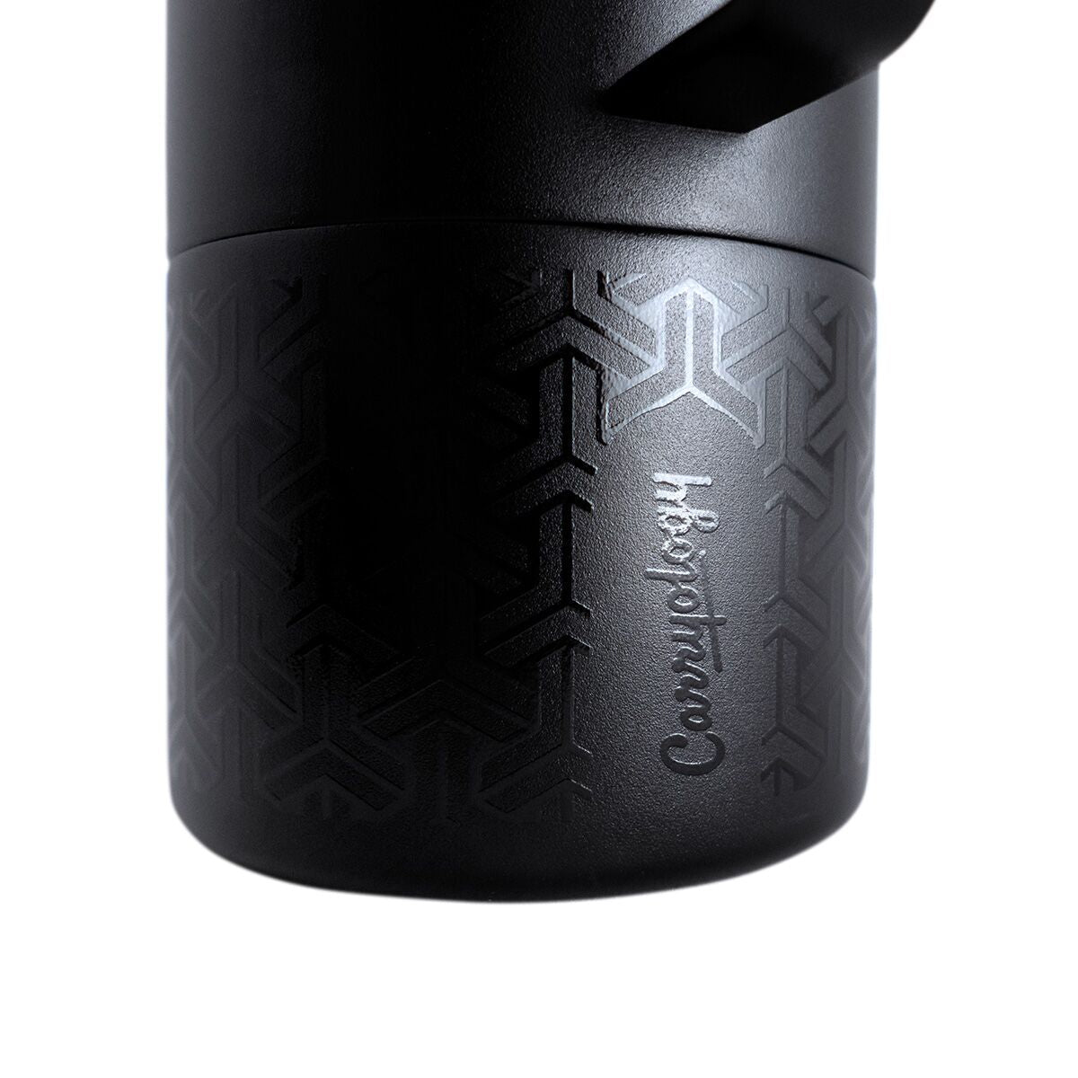 miir-x-carryology-tomo-d1 WebPDP-MiiR_x_Carryology_Tomo_Studio_Closeup__TOM1SV33402_12.10.25.jpg