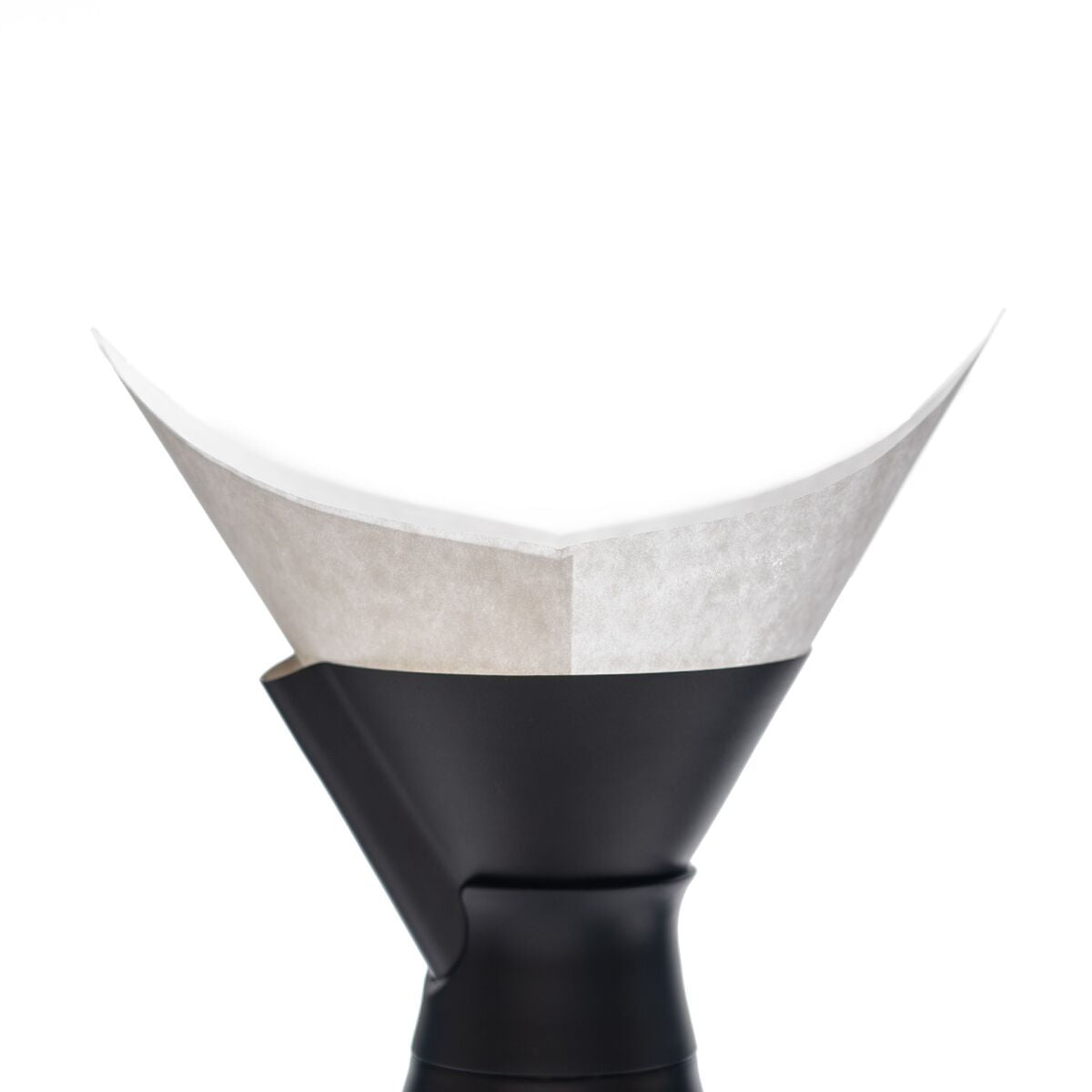 new-standard-carafe-coffee-filters-a1 WebPDP-NSCarafeCoffeeFilters_Studio_0223_InUse__CAF1PN00001.jpg