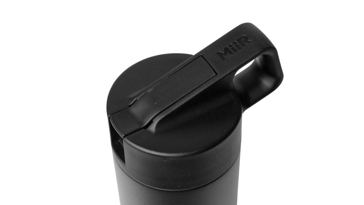 straw-bottle-b3 WebPDP-Straw_Lid_2_Black_Studio_0221_45deg_Closed__WMB1SL20002.jpg