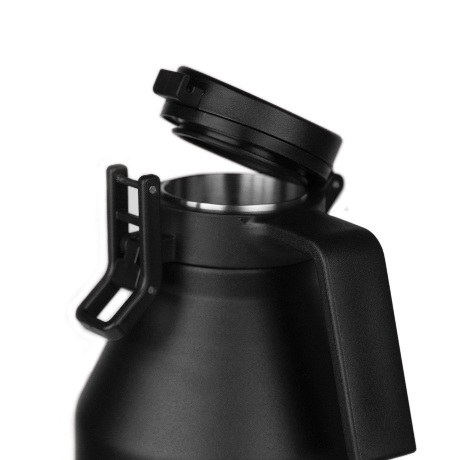 64oz-growler-y1 growlerdetail1_f7b2c86e-8bb8-40fc-b9ae-6f2e9d01276f__402220.jpg